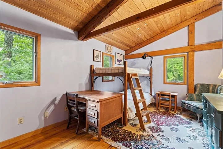 Bedroom (3) in main house