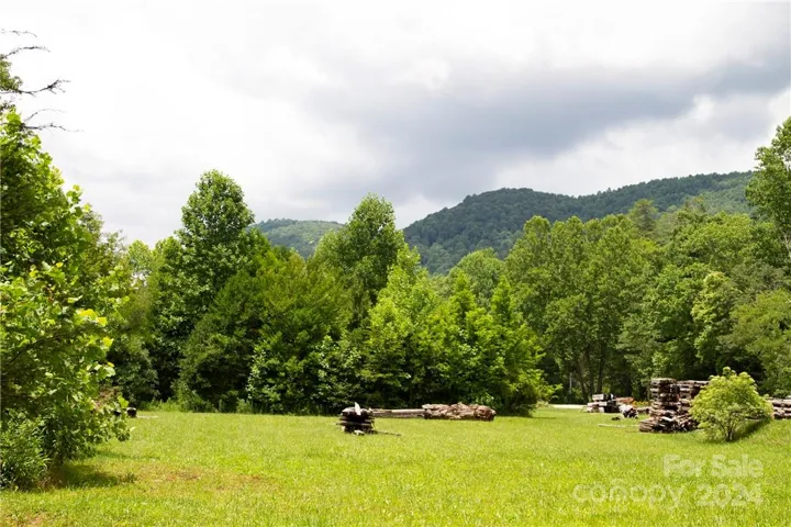 Beautiful flat acreage with 5' of top soil