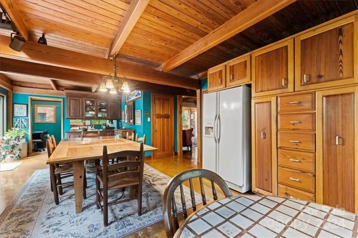 Kitchen (1) in main house