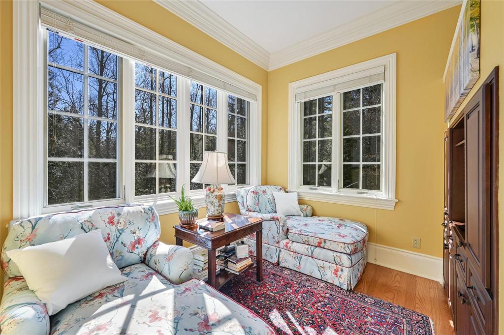 Sitting room in primary suite