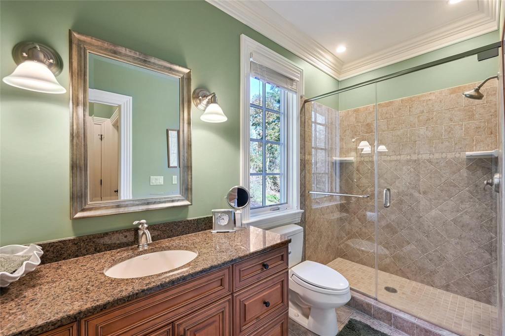 Ensuite bath
