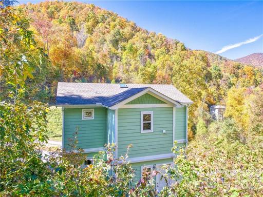 12 Lila Lane - drone photo