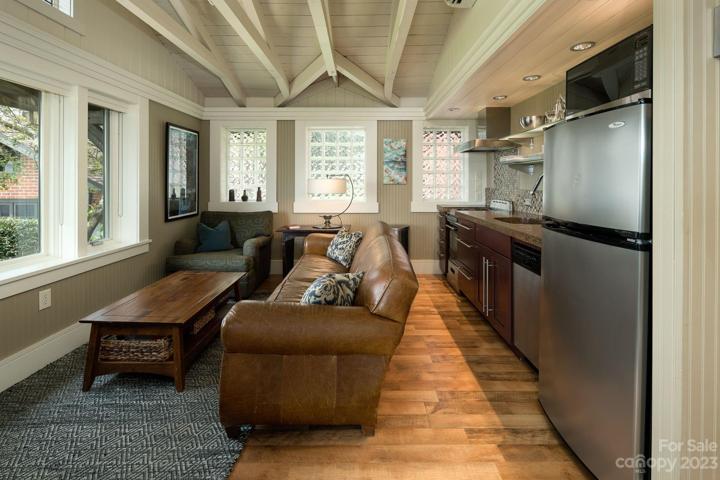 Guests enjoy a compact but complete kitchen