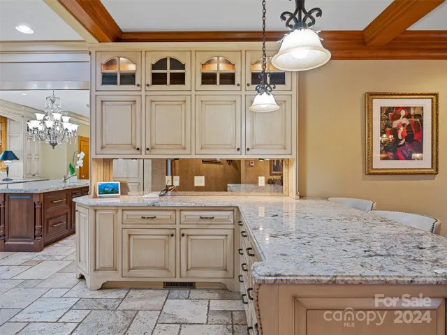 ...unless you wish to informally gather at this breakfast bar adjacent to the Great Room!