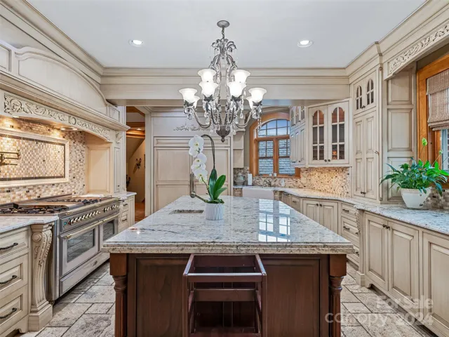 Take a moment to truly see the limitless quality details inherent in this well appointed chef's kitchen