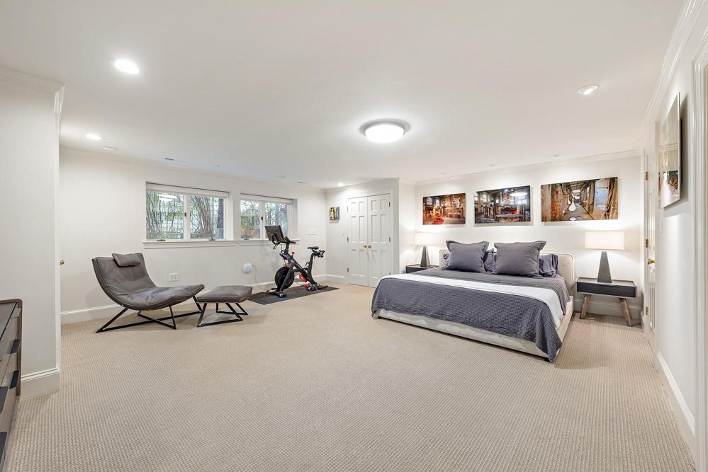 Lower level large bedroom