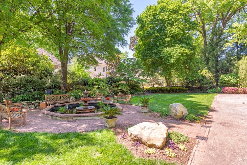 Private oasis in the back yard.