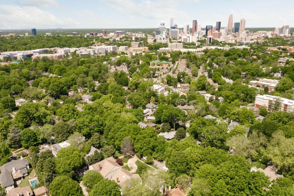 The home is conveniently located to the city!