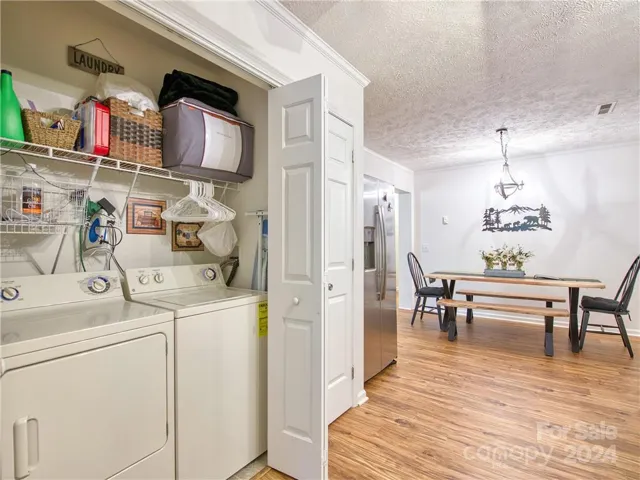 Convenient laundry off of the kitchen