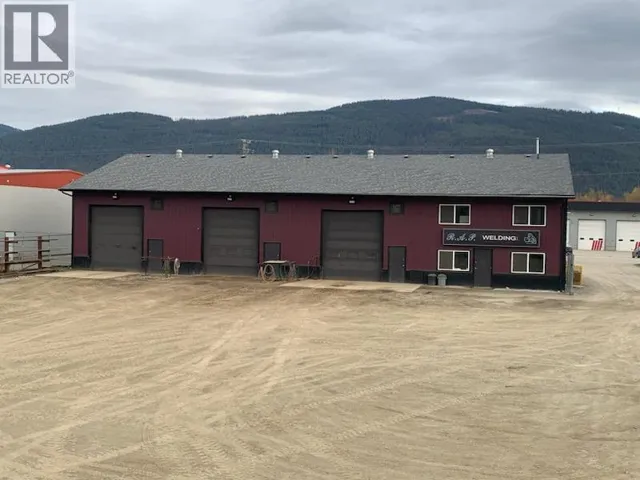 1453 Dyffryn Road, Lumby, British Columbia V0E2G0