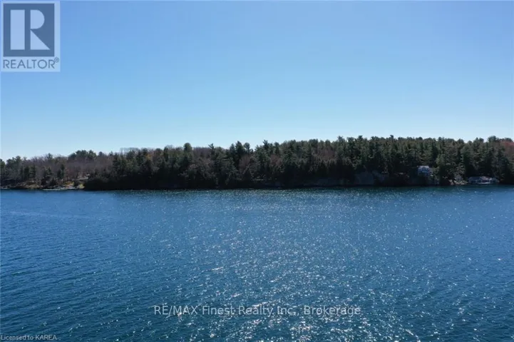B CLUB ISLAND, Leeds and the Thousand Islands (823 - Front of Escott Twp), Ontario K0E1V0
