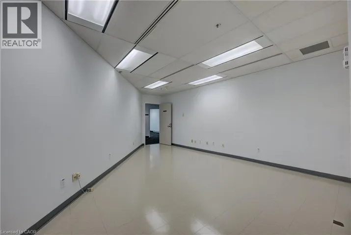 575 RIVERBEND Drive Unit# 2B, Kitchener, Ontario N2K3S3