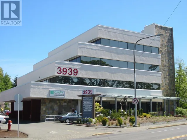 201 3939 Quadra St, Saanich, British Columbia V8X1J5