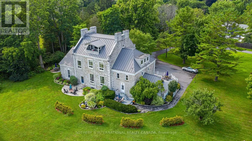 8 STARR PLACE, Kingston, Ontario K7L4V1