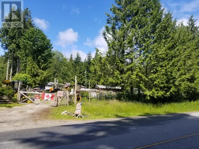 6229 MASON ROAD, Sechelt, British Columbia V7Z0N4