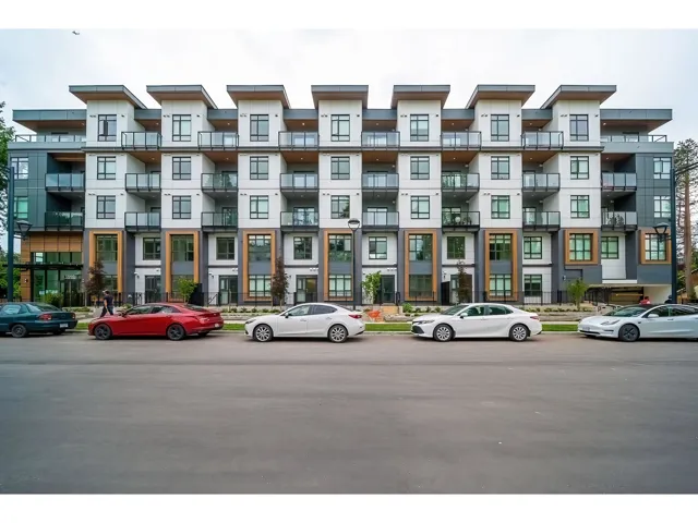 520 13968 LAUREL DRIVE, Surrey, British Columbia V3T0S9