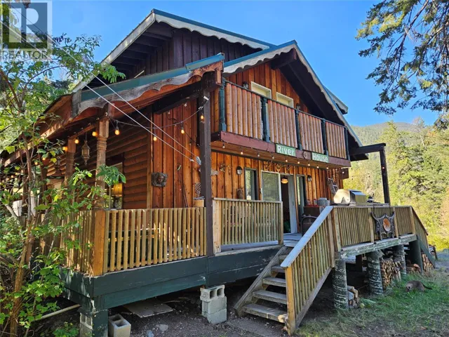 2920 Highway 3, Hedley, British Columbia V0X1K0