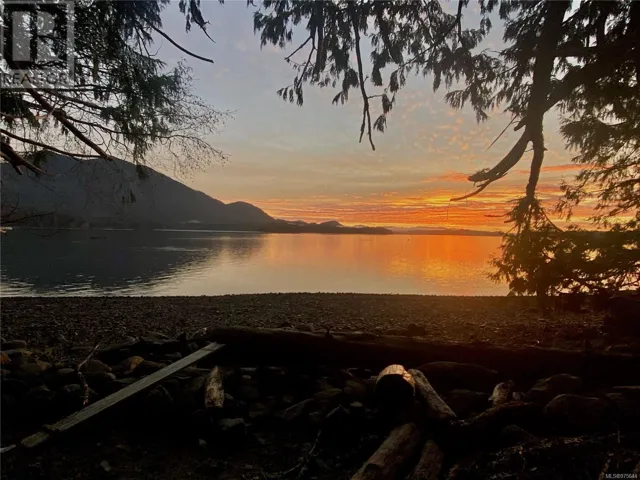 780 Campbell St, Tofino, British Columbia V0R2Z0