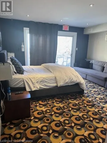 58 KING Street Unit# E, Hamilton, Ontario L8J9H7