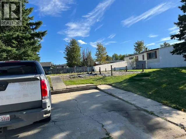 811 5 A Street, Fox Creek, Alberta T0H1P0