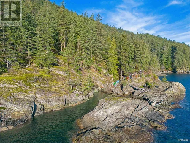 381 WATERFRONT, Bowen Island, British Columbia V0N1G2