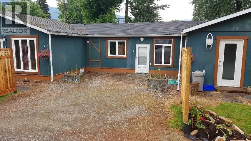 88 1ST AVENUE NW, Nakusp, British Columbia V0G1R0