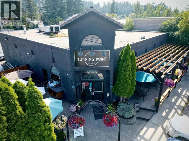 906 11TH AVENUE, Golden, British Columbia V0A1H0