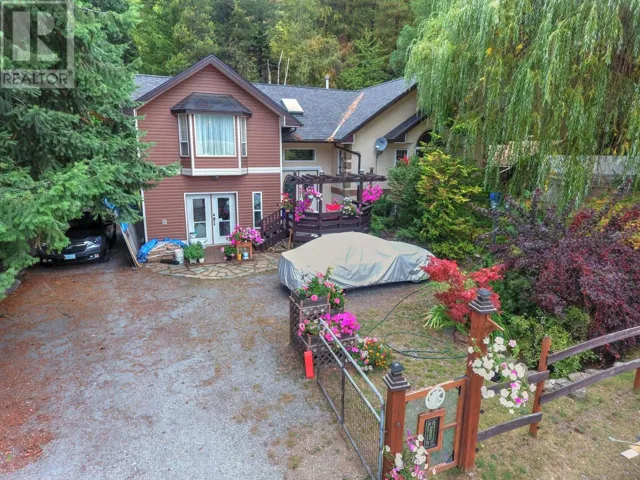 930 CHINA CREEK ROAD, Genelle, British Columbia V0G1G0