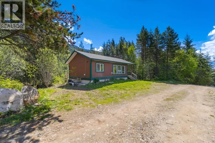 & 14506 HIGHWAY 3A Unit# 14504, Gray Creek, British Columbia V0B1S0