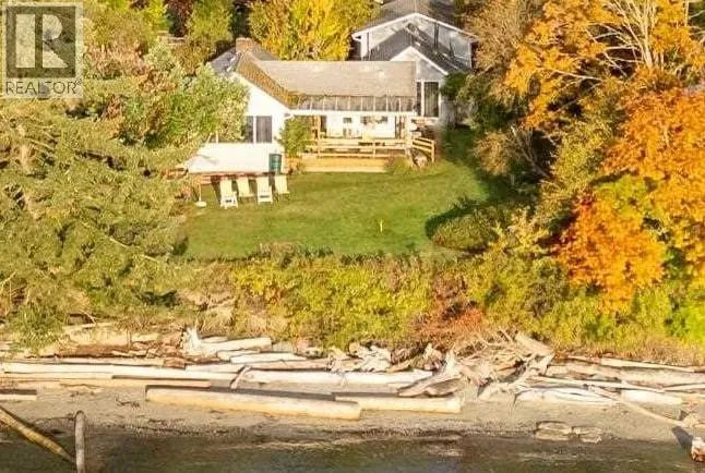 105 S MADRONA ROAD, Galiano Island, British Columbia V0N1P0