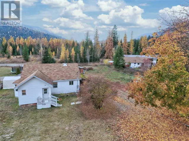 1322 Glendale Avenue, Salmo, British Columbia V0G1Z0