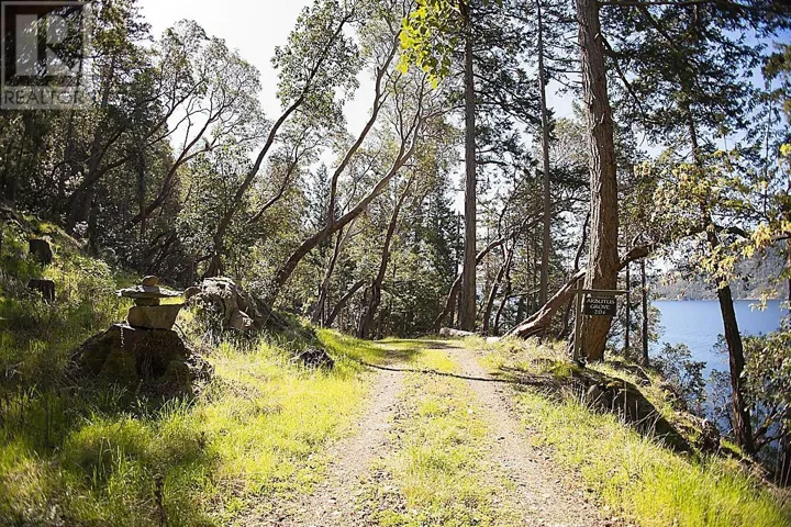 206 NARROWS WEST ROAD, Salt Spring Island, British Columbia V8K0A3