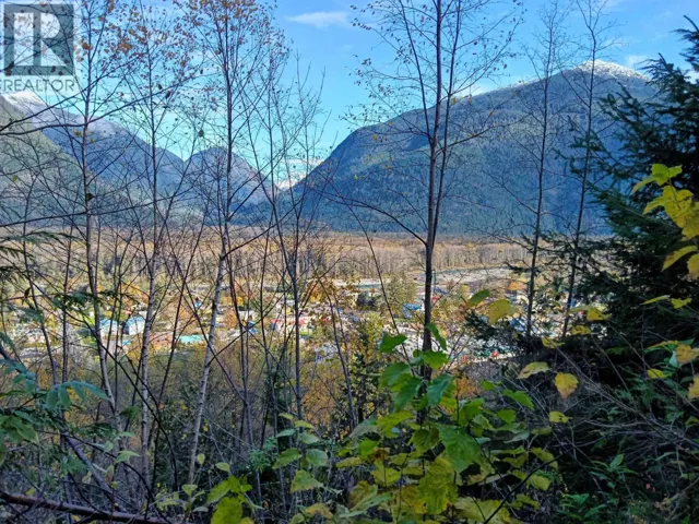 289 MACKENZIE 20 HIGHWAY, Bella Coola, British Columbia V0T1C0