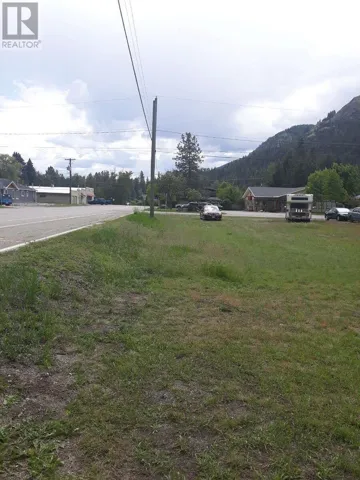 607 6 Avenue, Midway, British Columbia V0H1M0