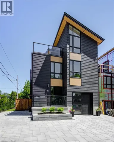 57 CENTRE ST, Grand Bend, Ontario N0M1T0