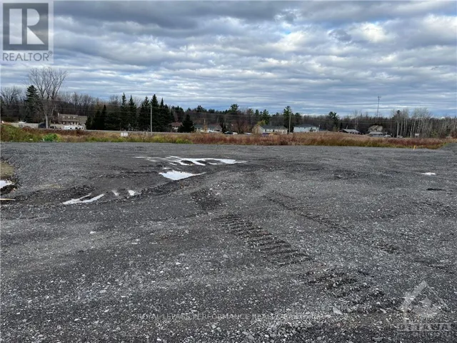 820 SUMMIT PRIVATE, Rockland, Ontario K4K1K7