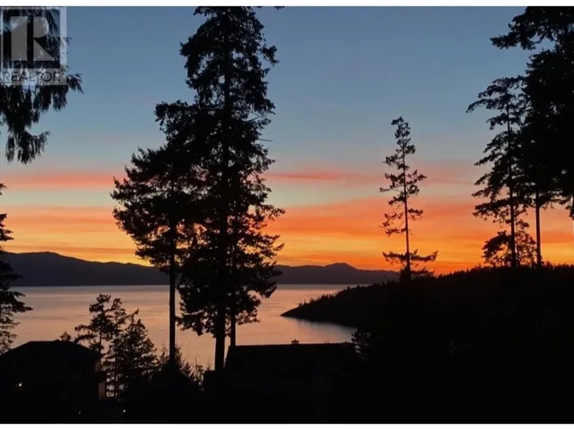 4177 JOHNSTON HEIGHTS DRIVE, Garden Bay, British Columbia V0N1S1