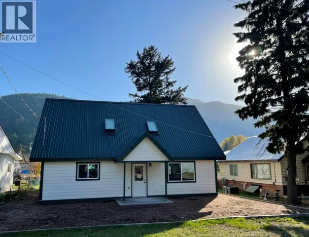 5763 Ponderosa Road, Falkland, British Columbia V0E1W0