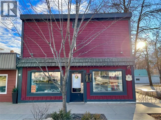 420 Broadway Street, Nakusp, British Columbia V0G1R0
