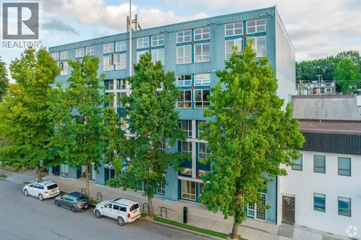 106 338 W 8TH AVENUE, Vancouver, British Columbia V5Y3X2