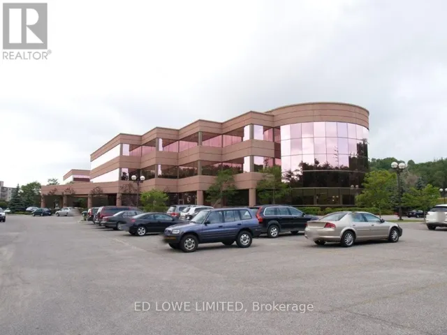 LOBBY/CAR LOT - 126 WELLINGTON STREET W, Barrie (Wellington), Ontario L4N1K9