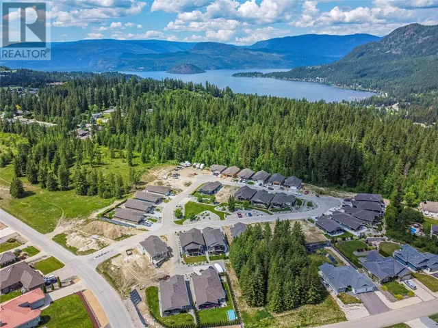 2715 GOLF COURSE Drive Unit# 10, Blind Bay, British Columbia V0E1H1
