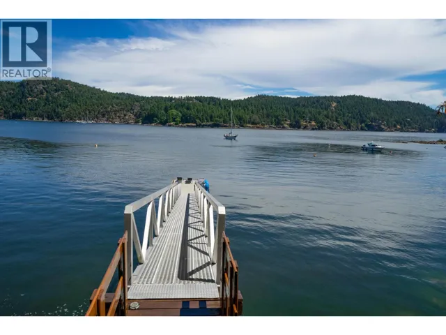 7909 BEDWELL DRIVE, Pender Island, British Columbia V0N2M2