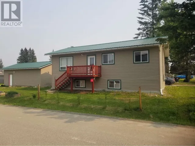 806 4TH AVENUE, McBride, British Columbia V0J2E0