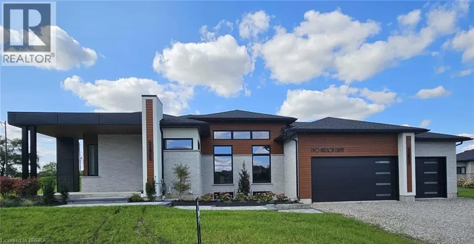 2 HUDSON Drive, Brantford, Ontario N3T0V6