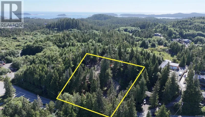 711 & 722 Campbell St, Tofino, British Columbia V0R2Z0