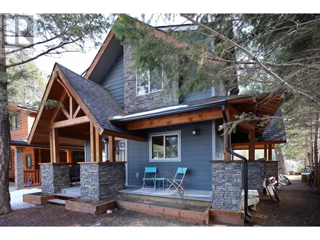 4868 Riverview Drive Unit# 43, Edgewater, British Columbia V0A1E0