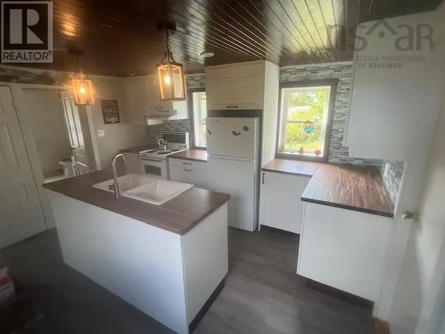1095 New Harbour Lundy Road, Larry's River, Nova Scotia B0H1T0