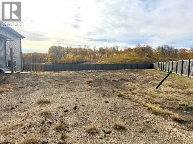 12053 77 Avenue, Grande Prairie, Alberta T8W0M7