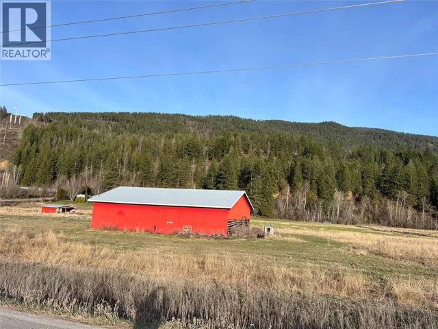 2802 LOWER WYNNDEL Road, Wynndel, British Columbia V0B1G8